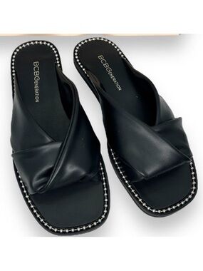 NWT BCBG GENERATION Flat Sandals Black Size 6 Criss Cross Slip on Studded Knot